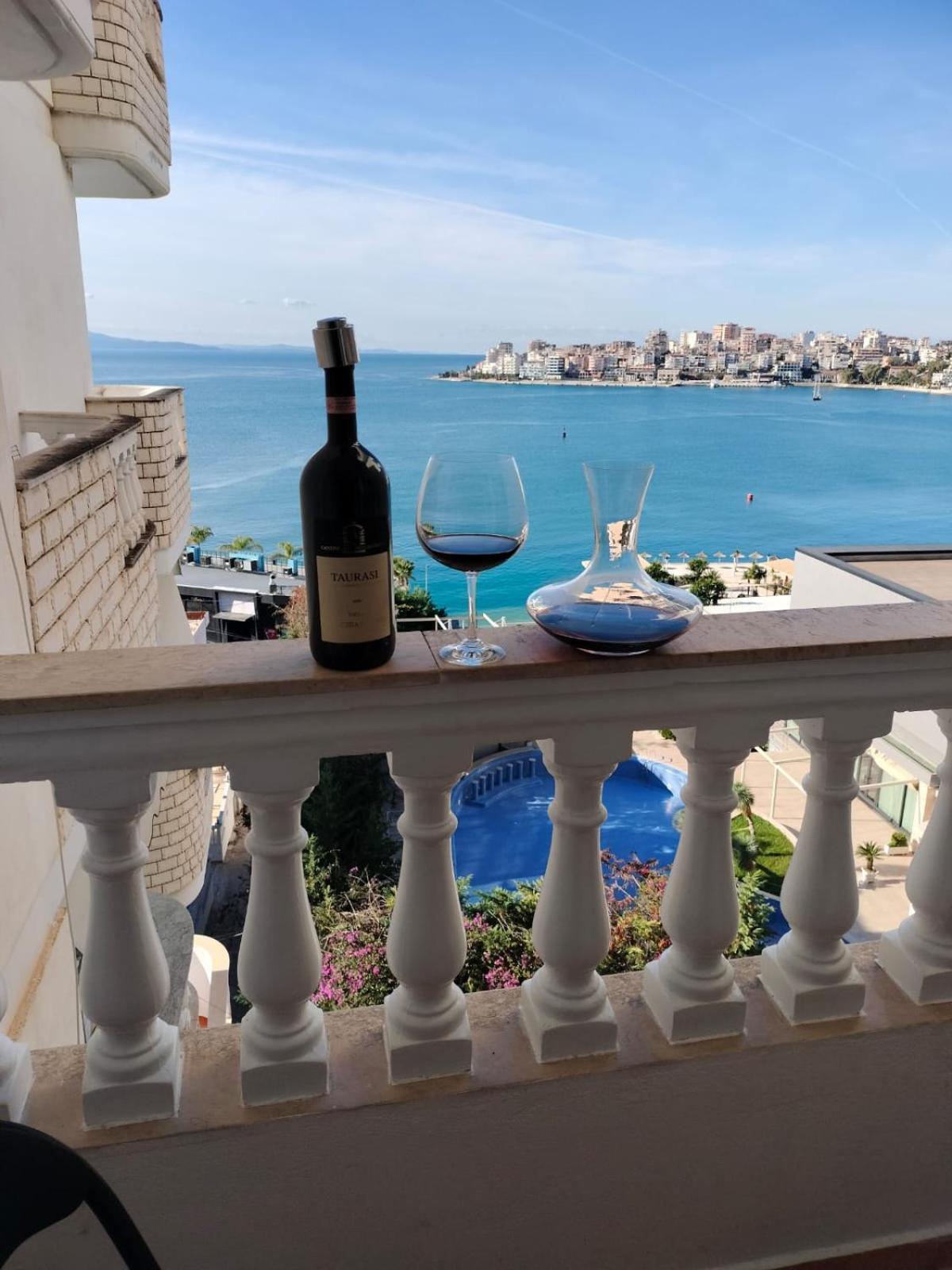 Taurasi Red Saranda Apartment Exterior photo