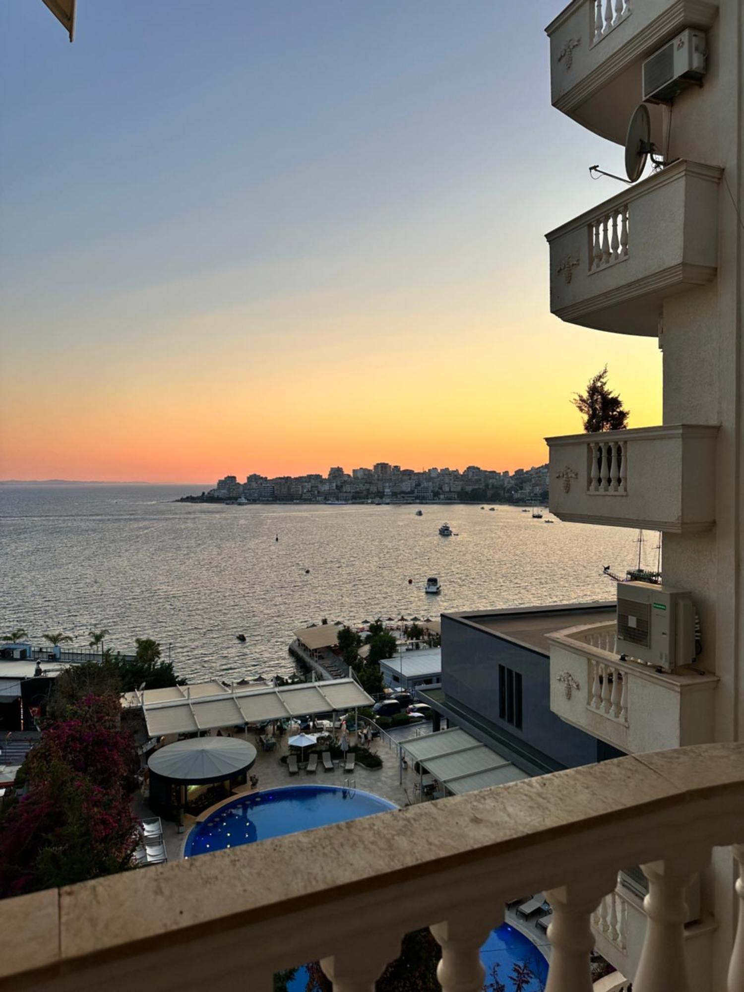 Taurasi Red Saranda Apartment Exterior photo