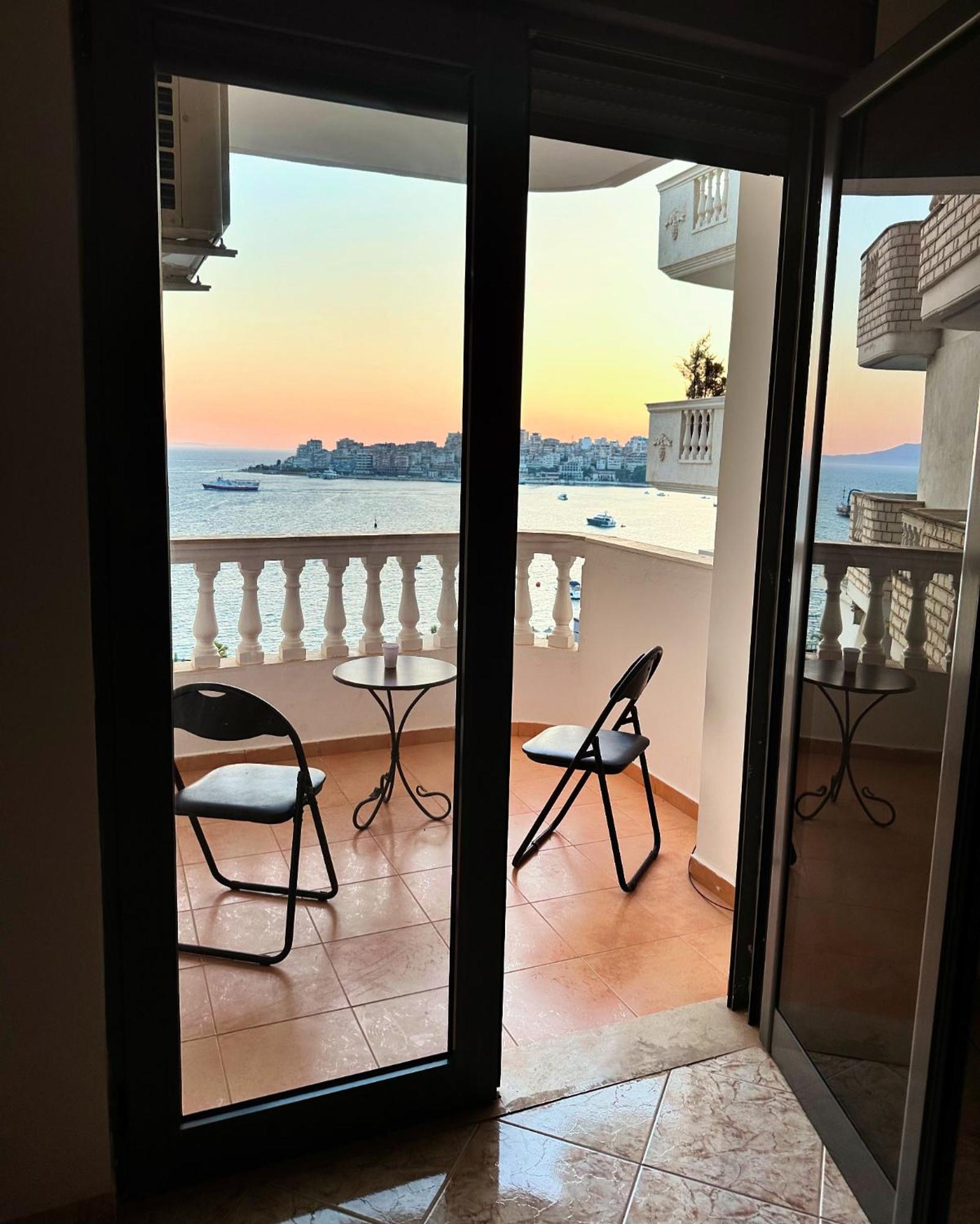 Taurasi Red Saranda Apartment Exterior photo